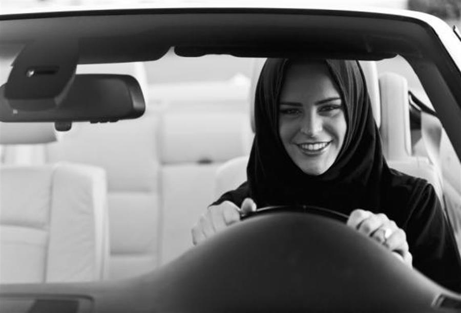 منع إصدار رخص قيادة دولية للسعوديات  المرور تنفي مسؤوليتها