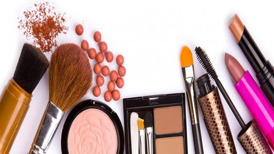 زيادة الطلب على مستحضرات التجميل والعطور الكيميائية في الولايات المتحدة 