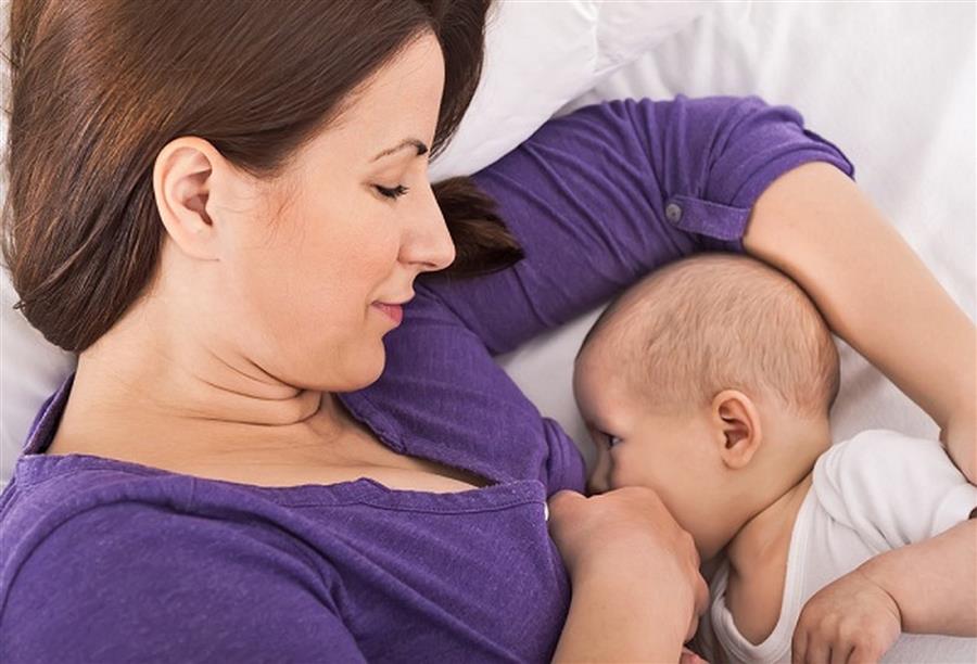  الرضاعة الطبيعية لمدة 6 أشهر تمنع عدوى الأطفال