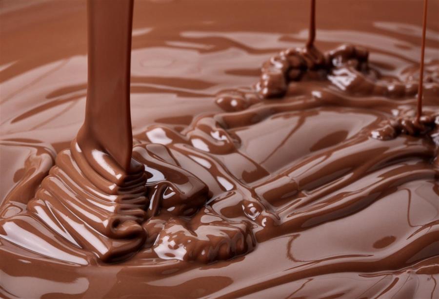 الشوكولاته تقلل من مخاطر الحمل وتحسّن من سلوك الأطفال