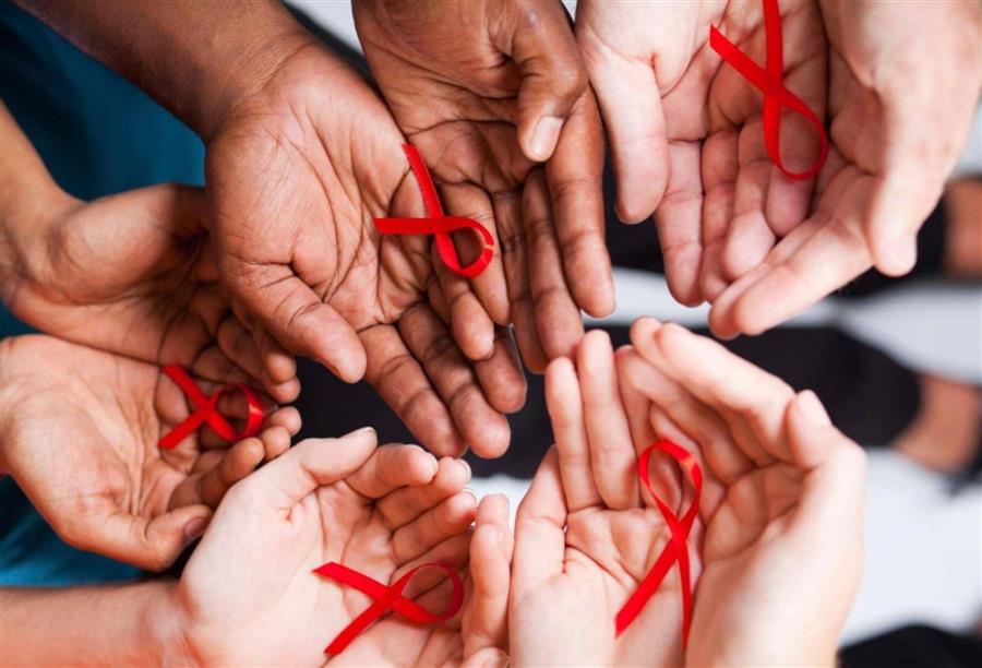 طبيب مصري يصرح: 10 ملايين مصري مصابون بفيروس " إيدز الكبد"