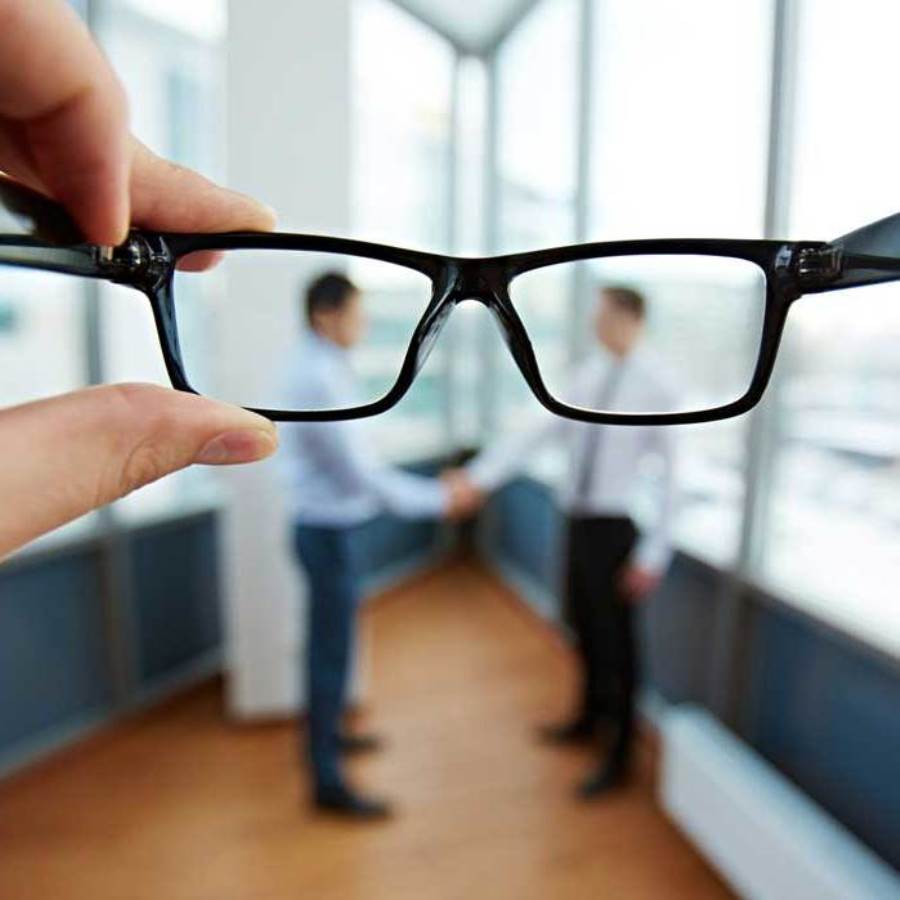 الدليل الكامل لأعراض وأسباب ضعف البصر