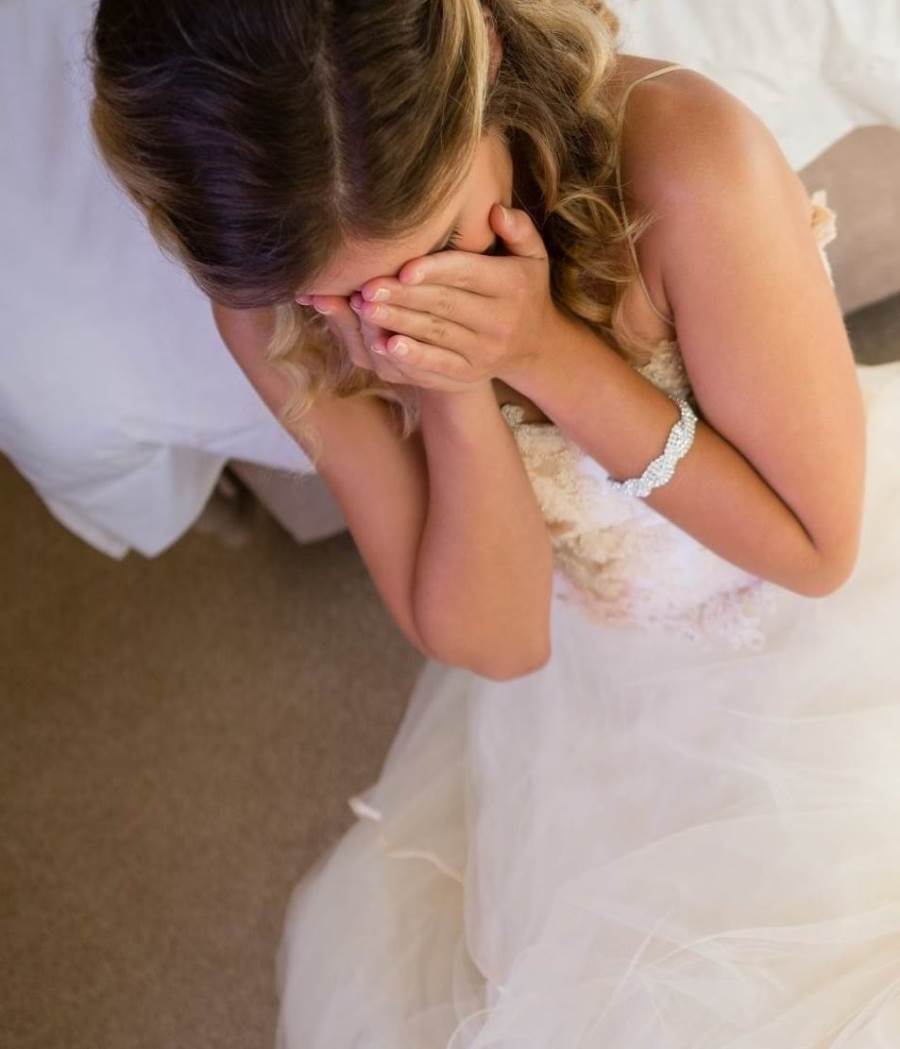 عروس أمريكية تدعي مرضها بالسرطان لجمع تبرعات لحفل الزفاف