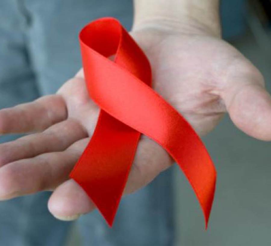  وفاة العالم التشيكي انتونين هولي الذي ساهم في تطوير عقاقير لعلاج الإيدز  