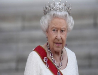 "ملكة بريطانيا " إليزابيث الثانية" من "آل البيت