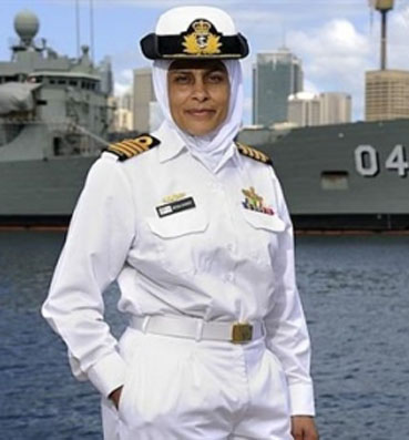 امرأة مصرية قائدة لوحدة صواريخ أسترالية