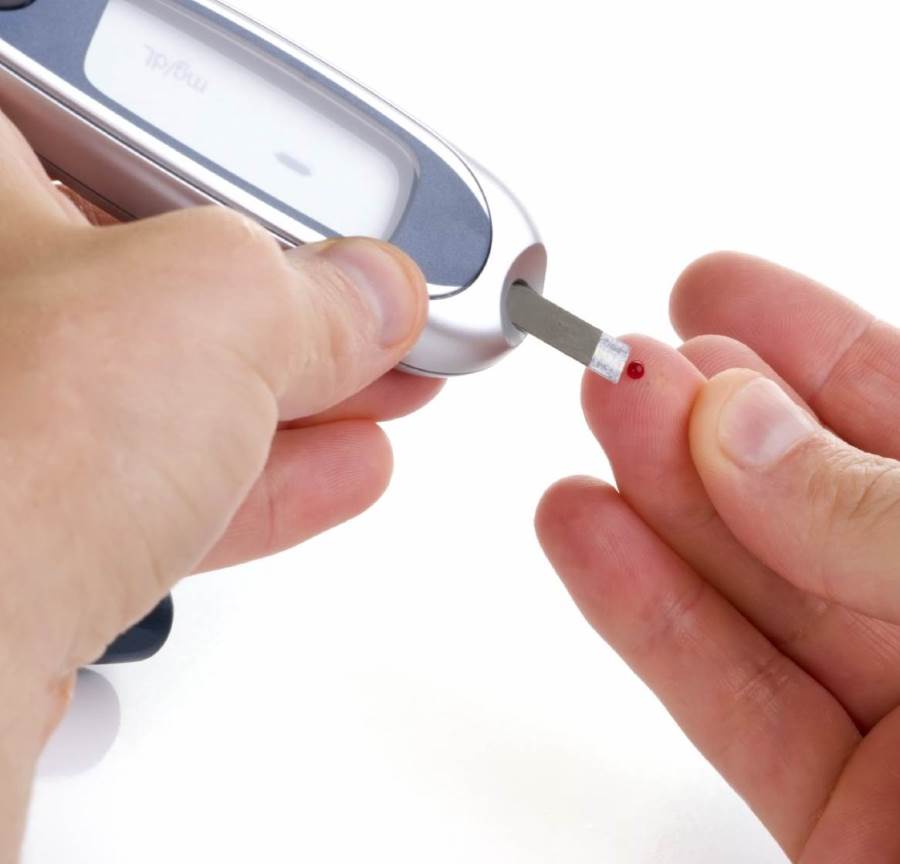 هل ارتفاع نسبه السكر فى الدم ممكن يكون من ارتفاع نسبه الكوليسترول والدهون بالكبد وكيف يمكن علاجه .ارجو الافادة.