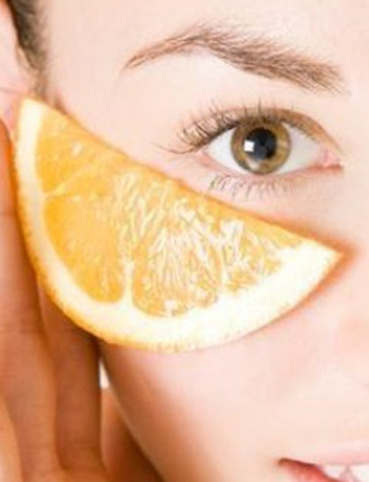 استخدمى قشر البرتقال واللبن لتوحيد لون البشرة
