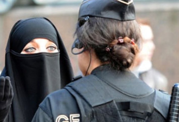 اليوم .. بدء تطبيق "حظر البرقع" في الأماكن العامة بالدنمارك