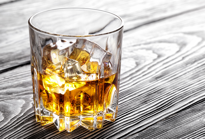علماء يكتشفون أن المشروبات الكحولية قد تطيل العمر