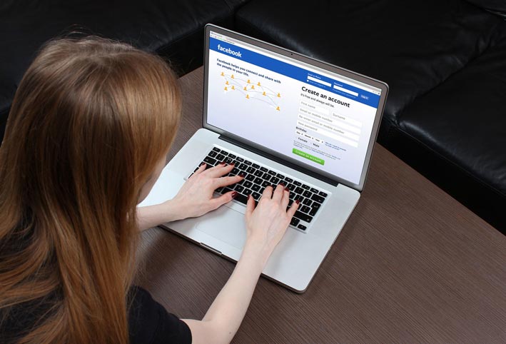 "فيسبوك" يرد على دراسة حديثة تتهمه بإصابة مستخدميه بالكآبة