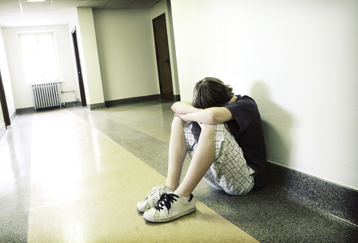 ممارسة الإيذاء البدني المتعمّد لدى المراهقين للتخلص من الضغوط النفسية