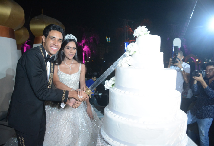 تامر حسنى يشعل حفل زفاف محمد وريهام بحضور نجوم المجتمع