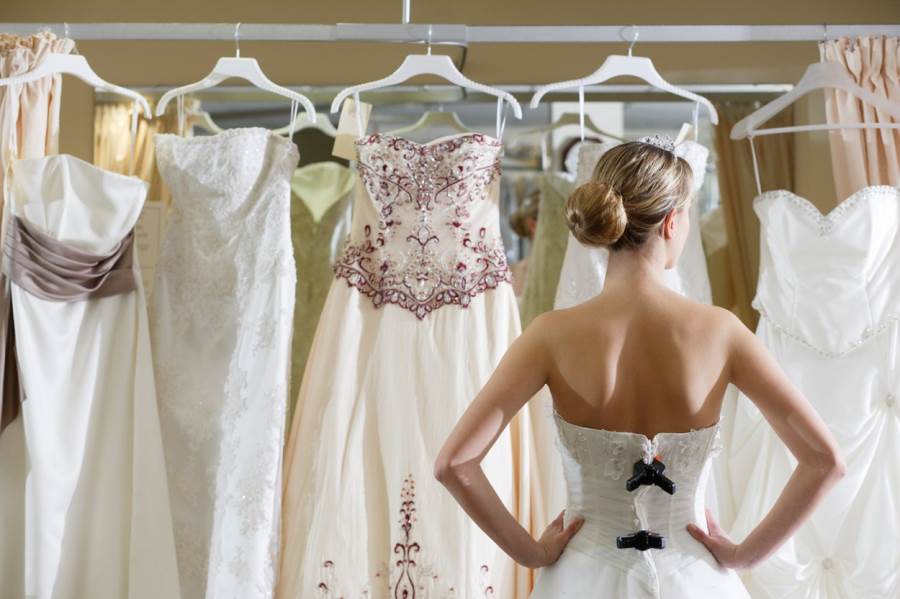 6 أخطاء تجنبيها عند اختيار فستان الزفاف 