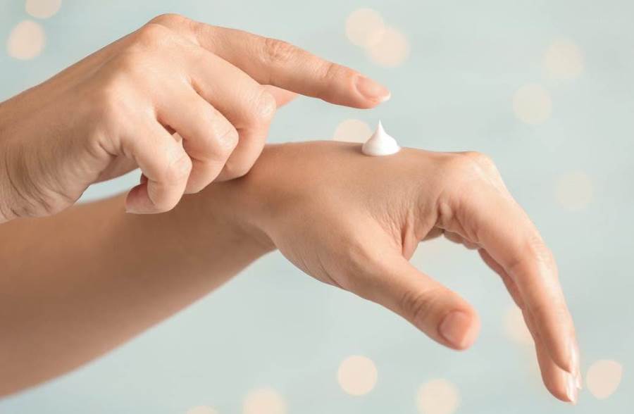 نصائح مهمة لعلاج جفاف جلد اليدين