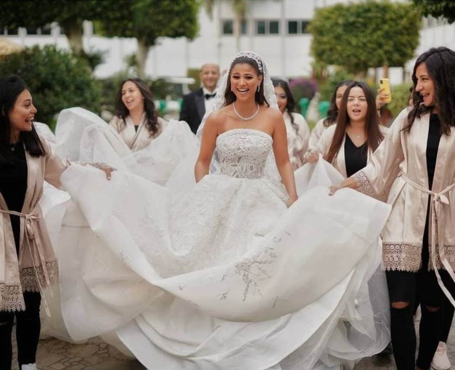 حفل زفاف دينا داش يشعل السوشيال ميديا
