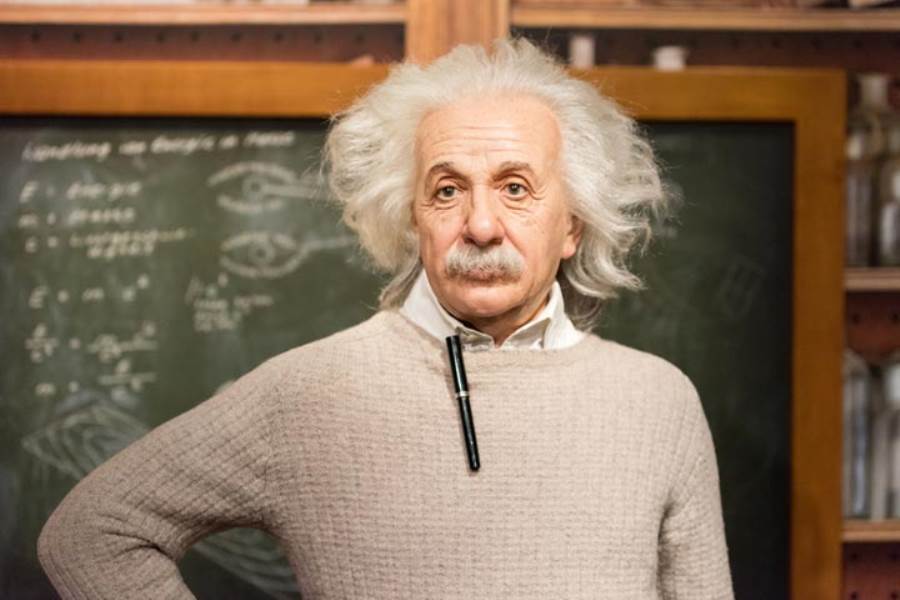 13 حقيقة تخص ألبرت آينشتاين أخبري أطفالك عنها