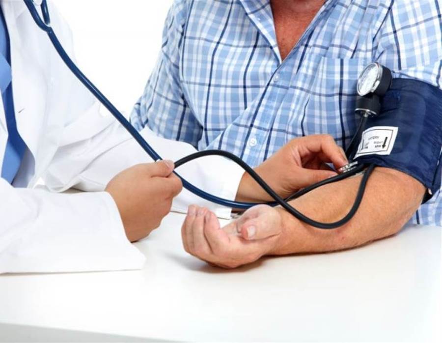 ما هي الطريقة الصحيحة لقياس ضغط الدم؟
