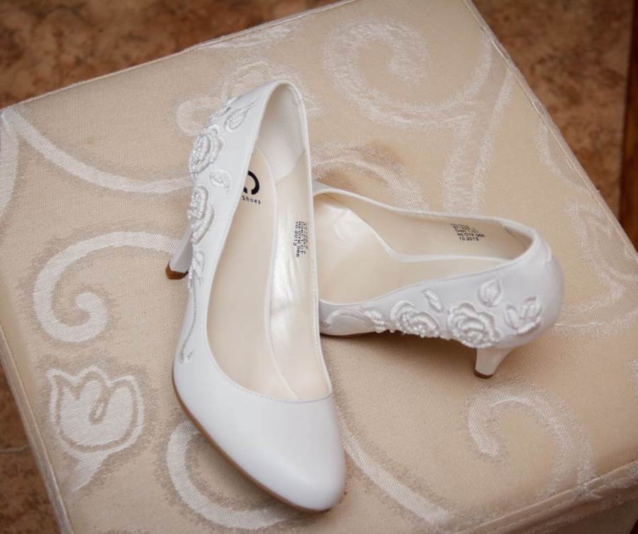 بالصور .. 5 تصميمات تسيطر على موضة أحذية زفاف 2022