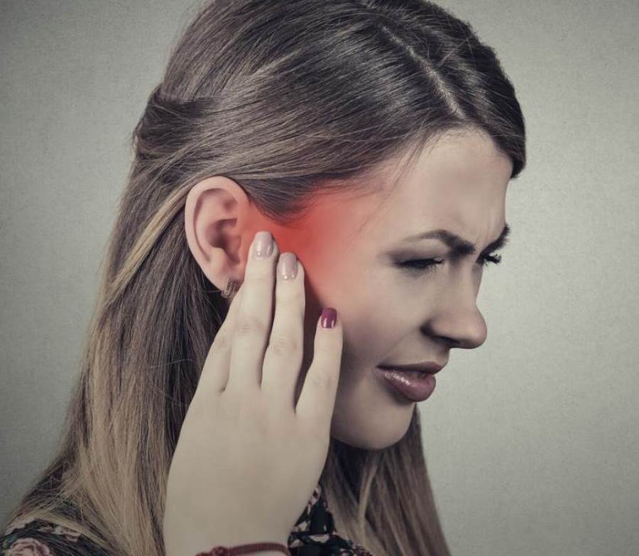 6 علاجات منزلية سريعة لعدوى الأذن .. اعرفيها 
