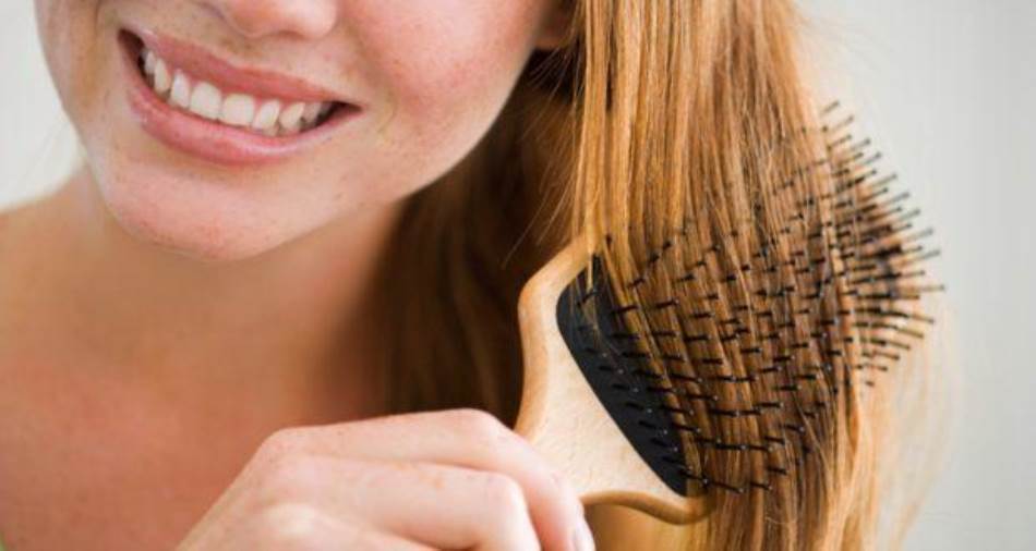 وصفات منزلية فعالة جداً لمحاربة قشرة الشعر