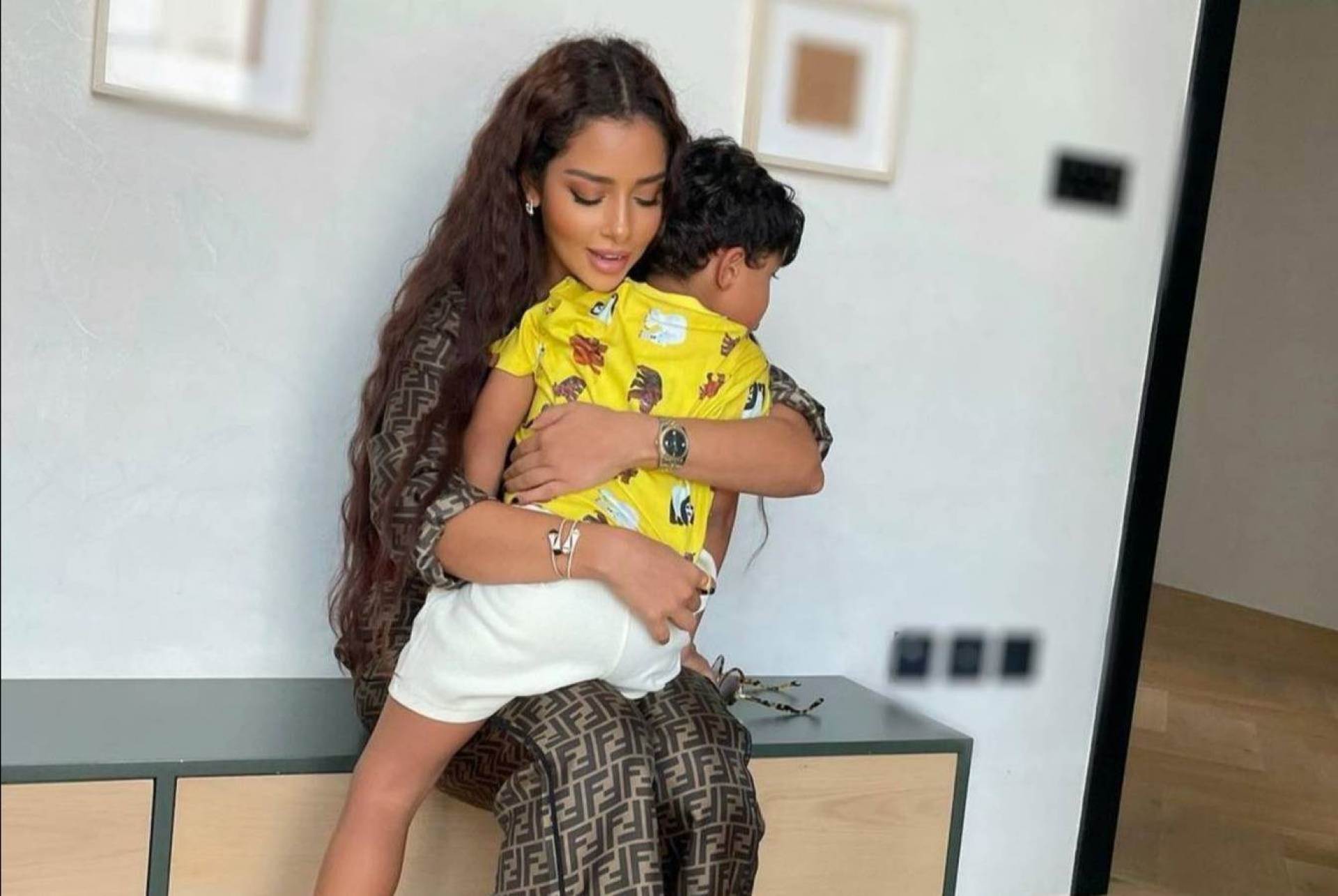 بالصور___​بلقيس_فتحي_مع_ابنها_تركي_في_ظهور_نادر0