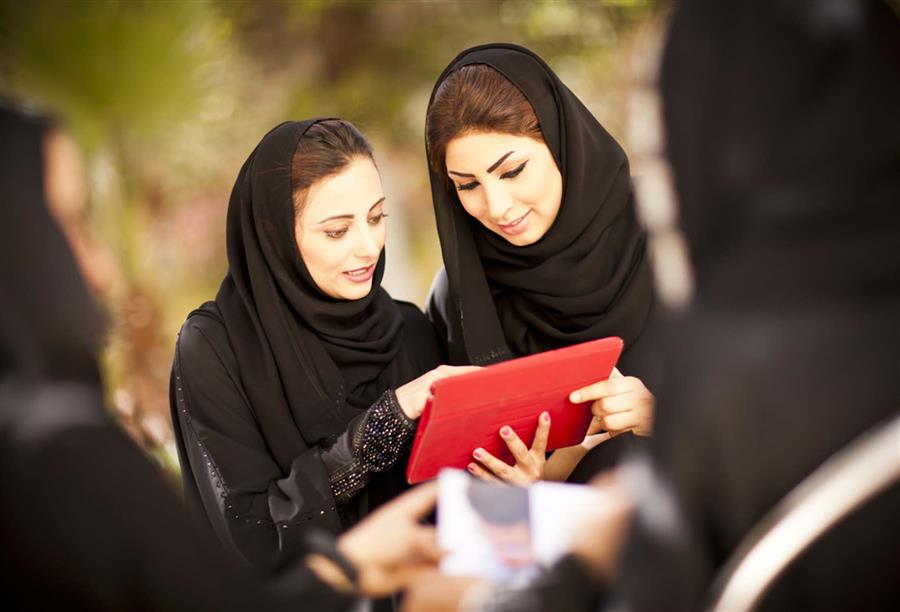 رفض اجتماعي متزايد لزواج الإماراتيات من الأجانب حلا للعنوسة