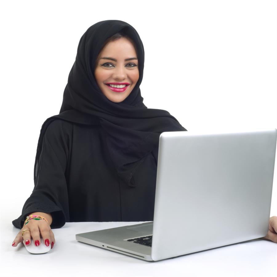 رغم كثرة أستعمال الإنترنت في المملكة .. سعوديات يحذرن من زواج الإنترنت