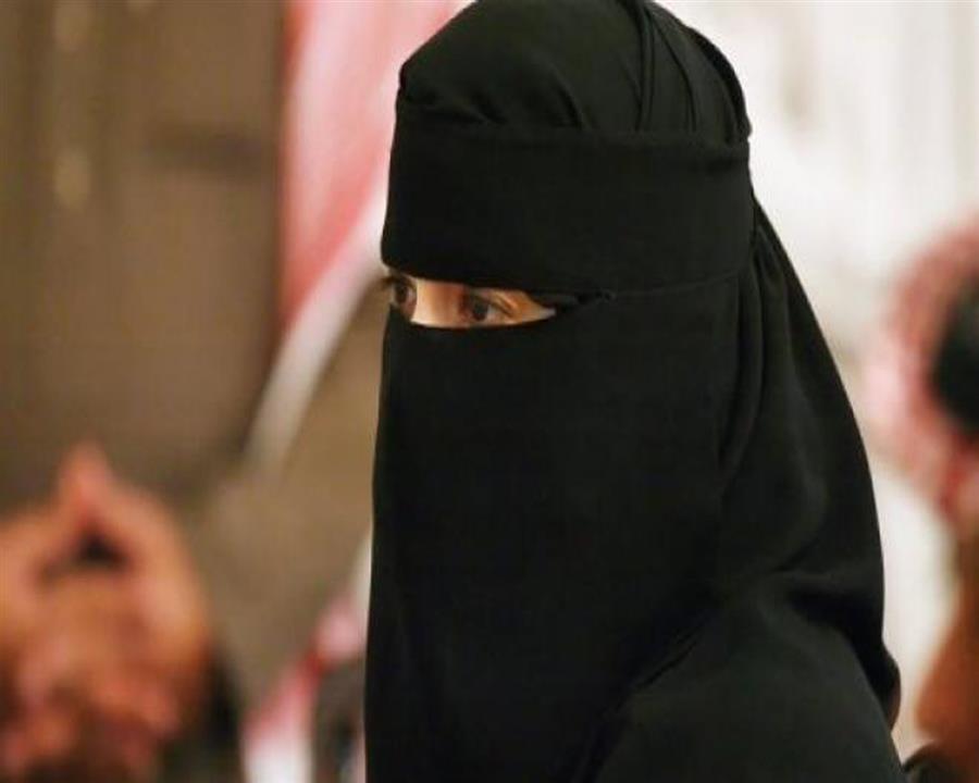 سيدة سعودية تستعين بـ «الإيدز» لوقف علاقة زوجها بالخادمة !