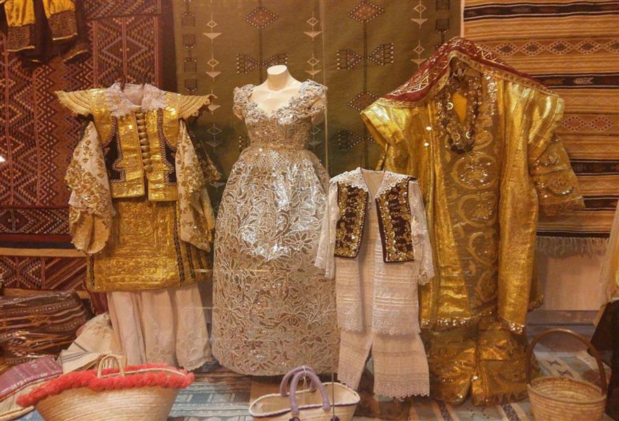 أزياء تونسية تقليدية تعانق التراث وتتحدى الموضة