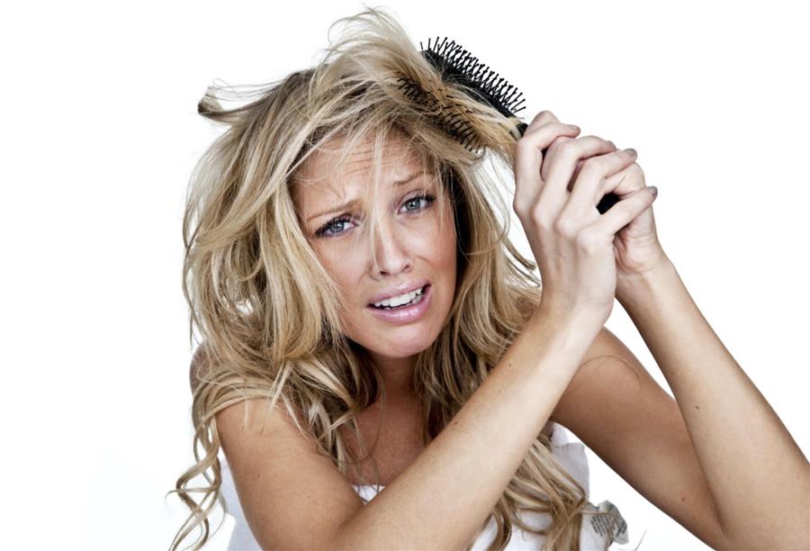 تعرفي على مشاكل شعرك واطلعي على علاجات أهم  خبراء الشعر