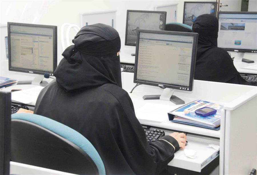 دراسة جديدة تحدد أساليب إبحار السعوديات في الإنترنت