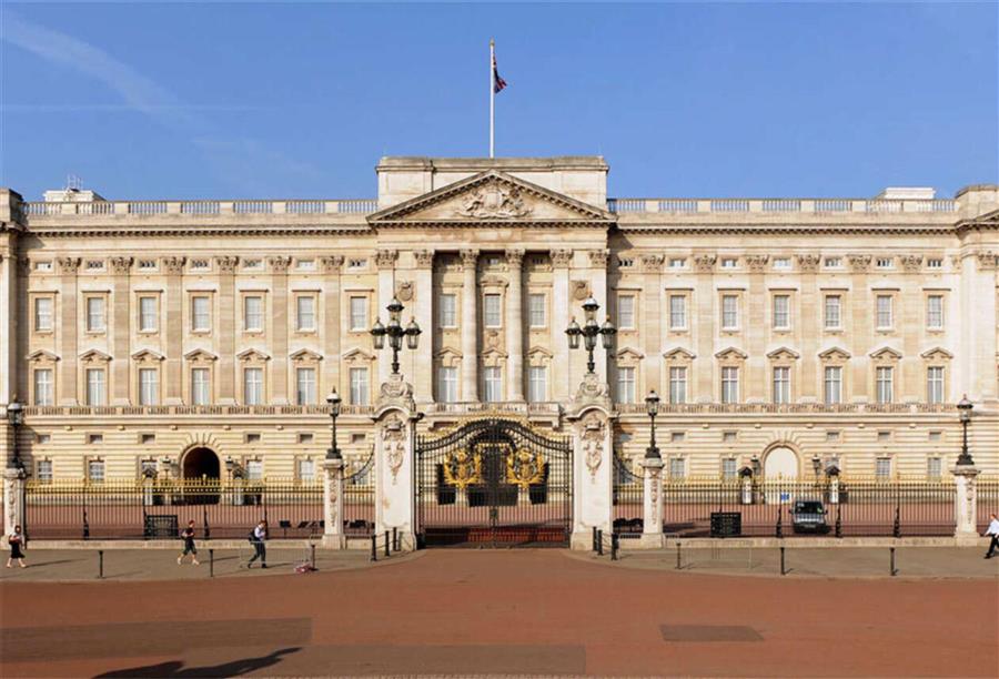 قصر باكنجهام يميط اللثام عن تحضيرات الزفاف الملكي البريطاني