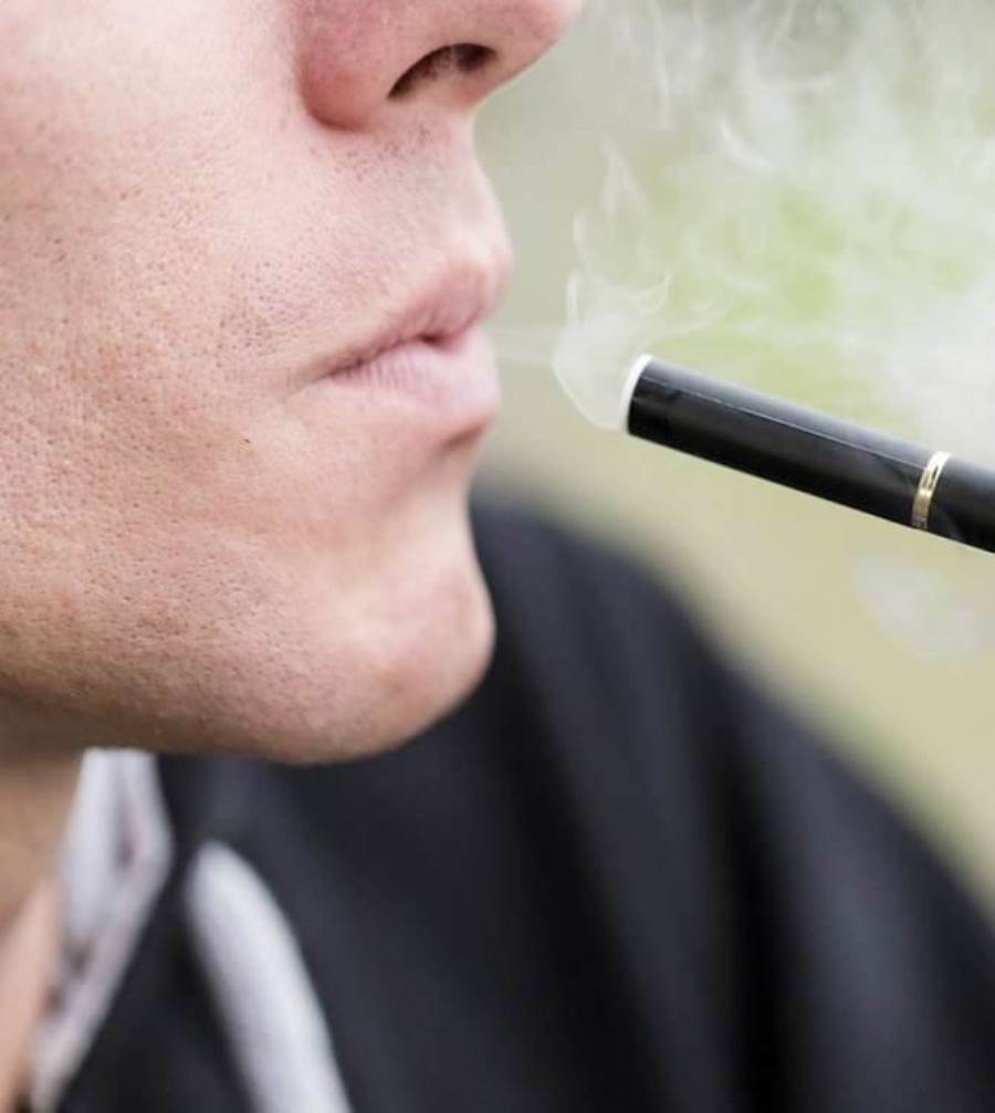 التدخين السلبي والسجائر الإلكترونية .. أضرار متزايدة