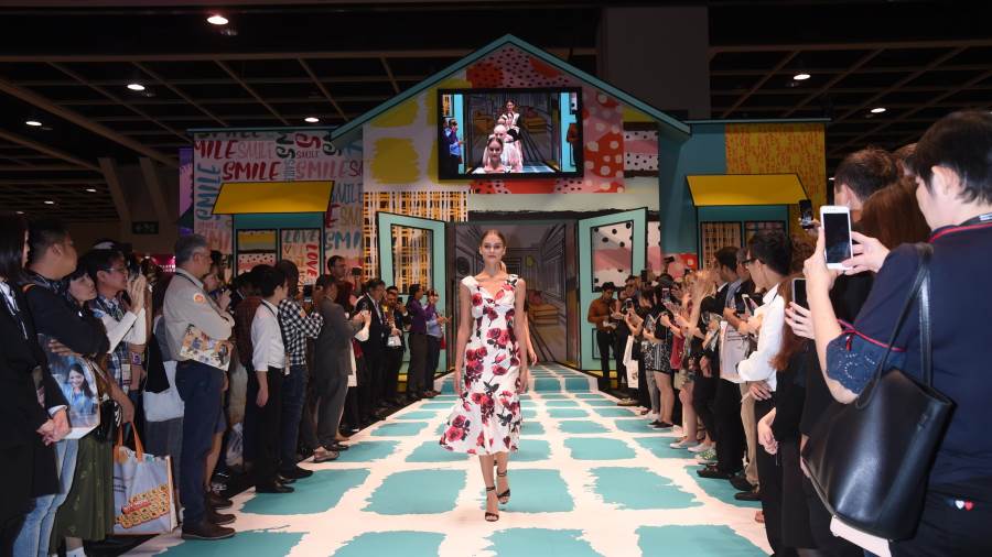 دار أونغارو تلغي وظيفة المصمم.. وكلوي تستعين ببريطانية لاستعادة رومانسيتها