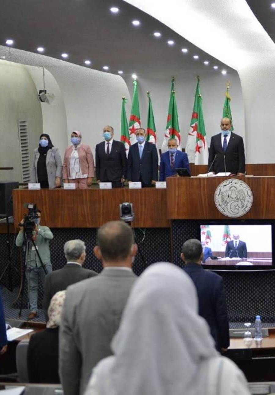 مقعد "منحوس" ببرلمان الجزائر يقتل امرأتين