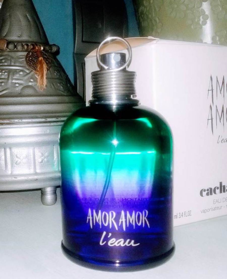 الدفء والرقة مع عطر Amor Amor Summer من Cacharel للنساء