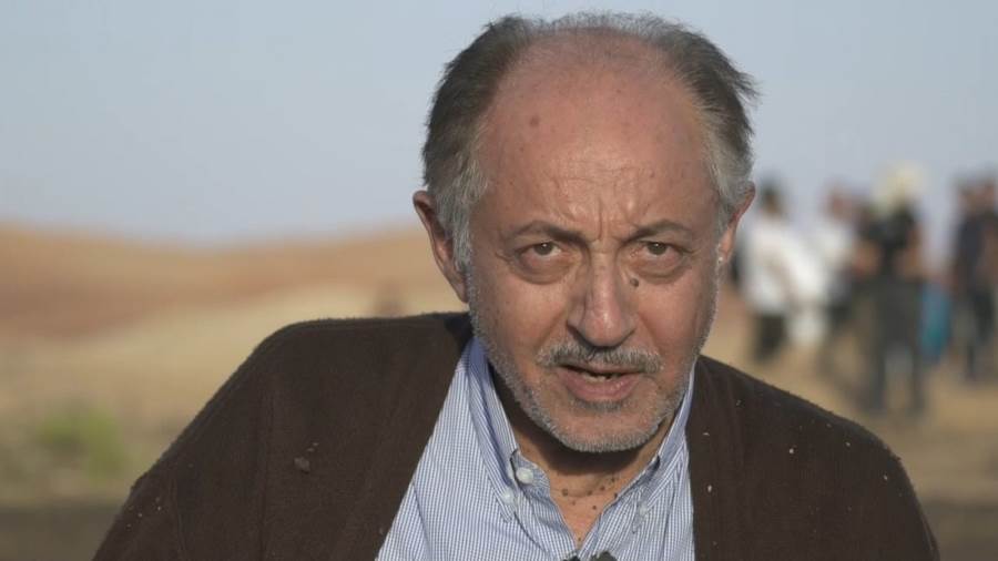انسحب من الاجتماع لسوء التنظيم وعدم العدالة في توزيع الكلمات علي الحضور من طلب الحديث بالإضافة إلي عدم الجدية في الإصغاء للمتكلمين