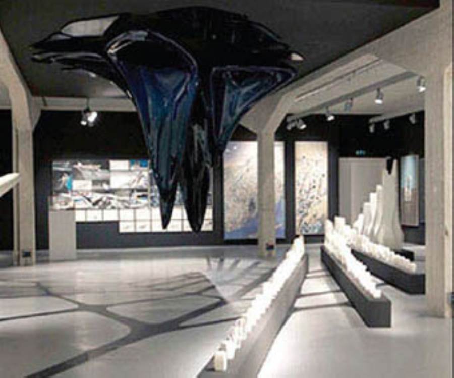 معرض فني لتصميمات زها حديد يفتح أبوابه في مدريد