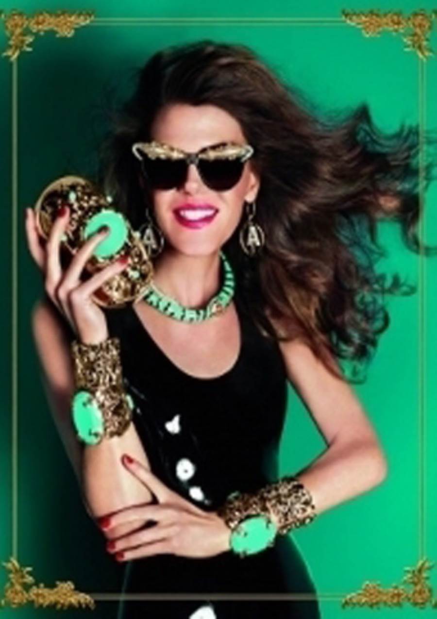 H&M تعلن عن انضمام Anna Dello Russo وترك Vogue Japan's