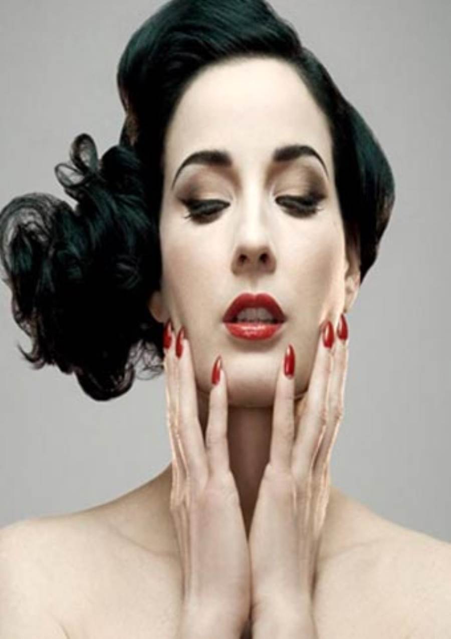 رائعة أنت مع باقة ماكياج Art Deco Dita Von Teese Classics لهذا الخريف