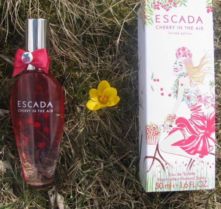 جاذبية بلون الكرز مع عطر Escada Cherry in the Air