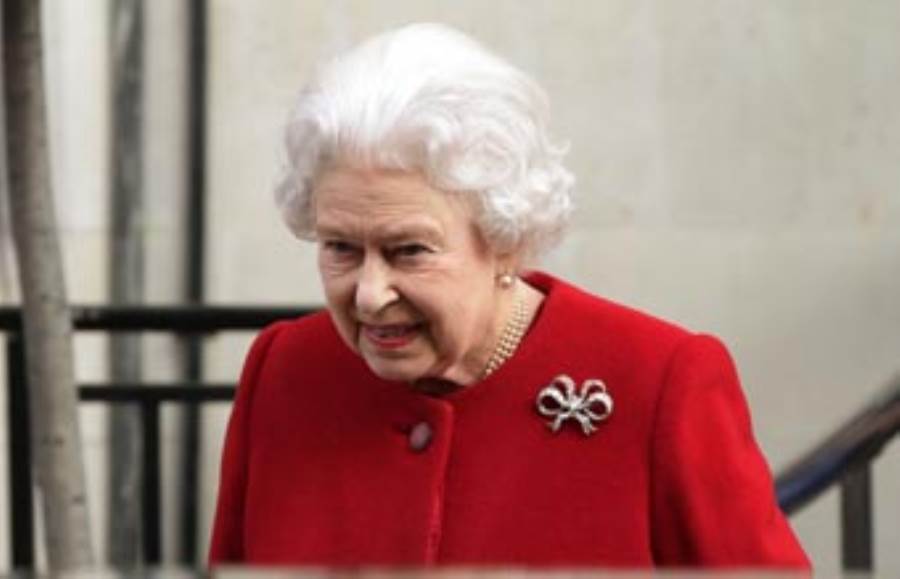 ملكة إنجلترا تعزز حقوق الشواذ والمساواة بين الجنسين في ميثاق جديد
