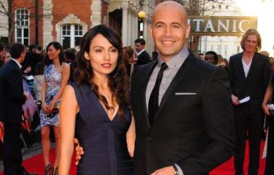 نجم فيلم تيتانيك بيلي زين يخطب صديقته كانديس نيل