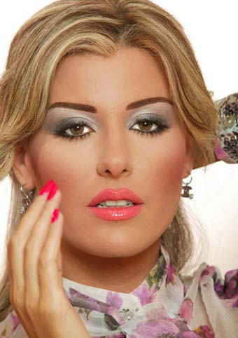 نصائح "نانيس" للمحافظة على الماكياج فى الصيف