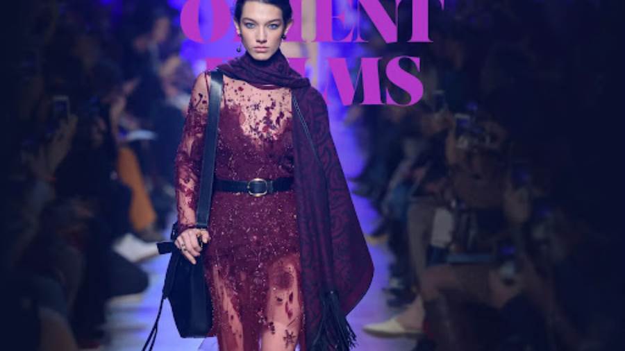 بين الحنين للماضي والنظر للمستقبل .. تلتقي الثقافات وموسم الـهوت كوتير لخريف 2013 وشتاء 2014 .. يؤكد أنه بخير