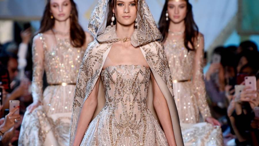 الـ هوت كوتير .. الرغبة في التفرد أساسها والفخامة عنوانها