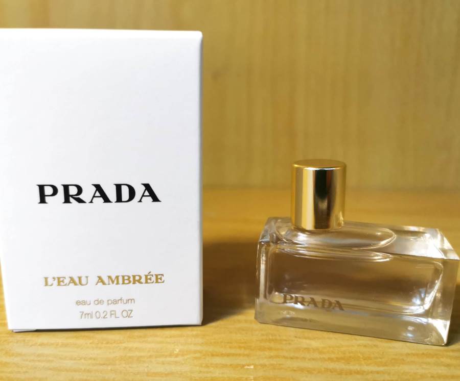 قمة الرقي مع عطر L`Eau Ambree  يقدمه لك برادا