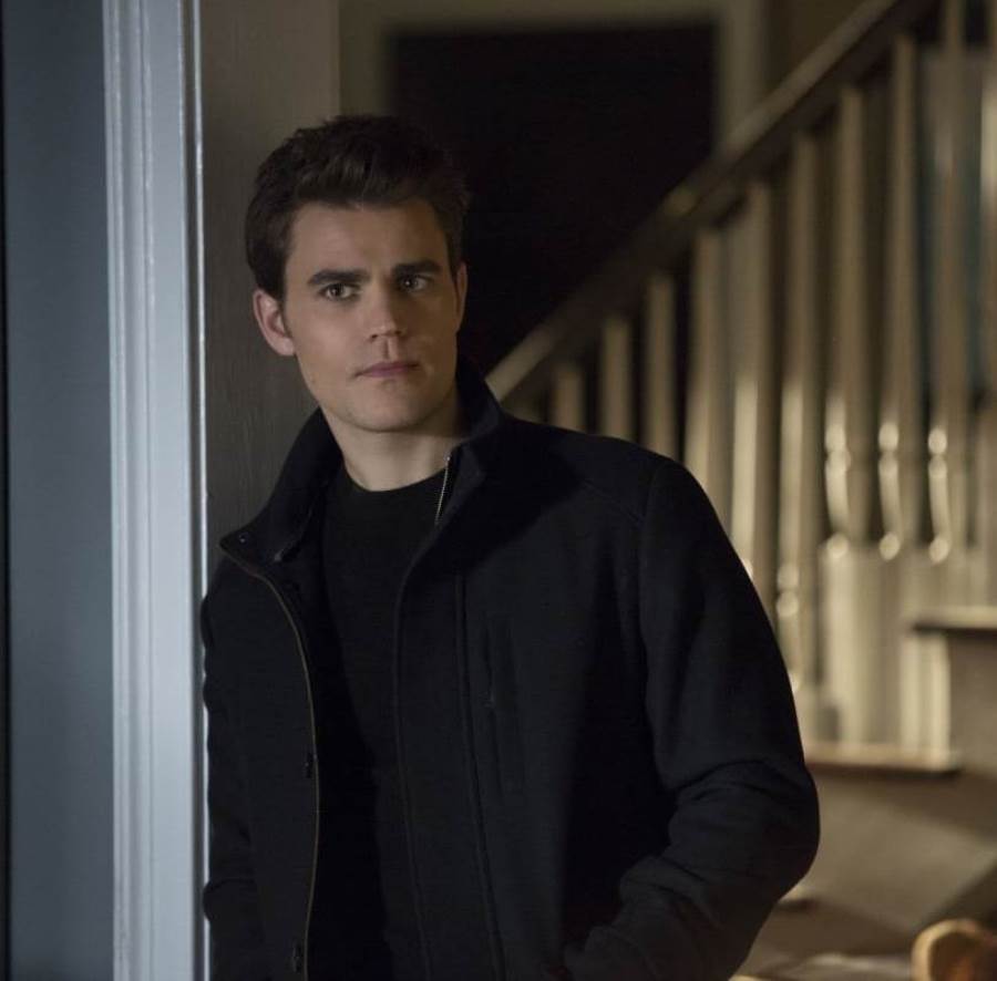 بول ويسلي بطل The Vampire Diaries يواعد فيبي تونكين