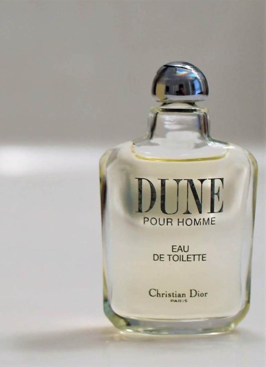 اهربي إلي عالم الأحلام مع عطر Dune من ديور